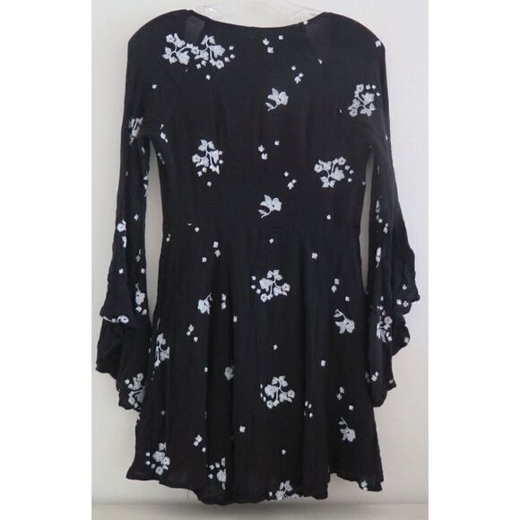 Free People Women's Sz 4 Black Floral Bell Sleeve Boho Festival Mini Dress - Picture 2 of 12
